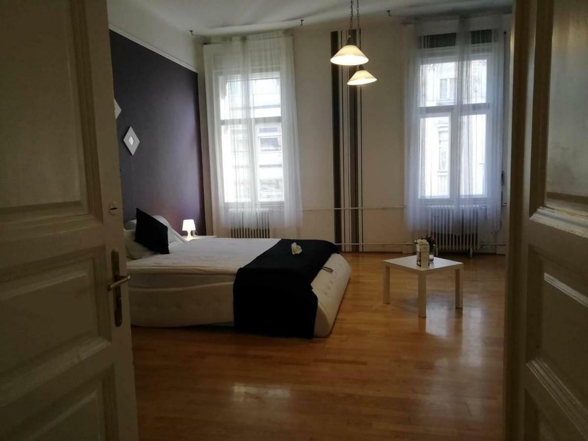 Kalvin Apartment